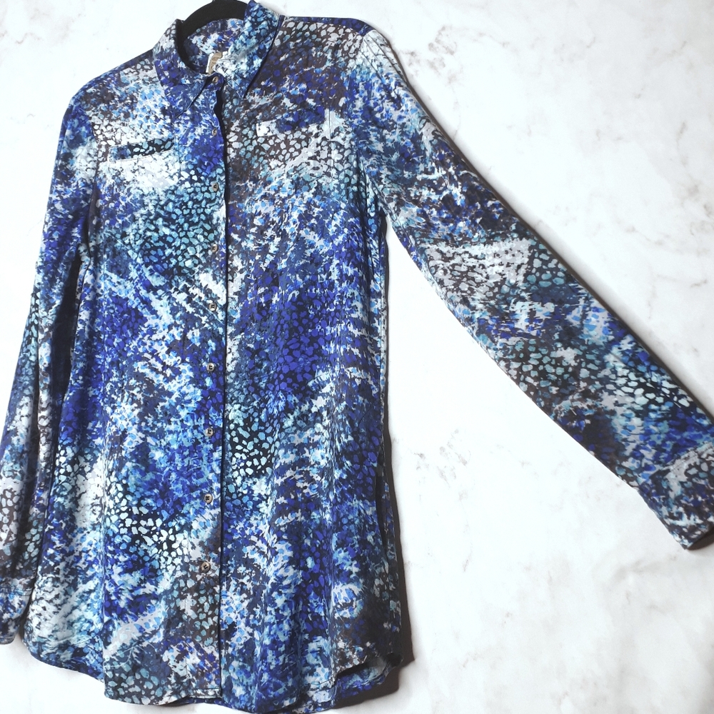 XCVI Button Up Blouse Long Sleeves Pockets Blue S